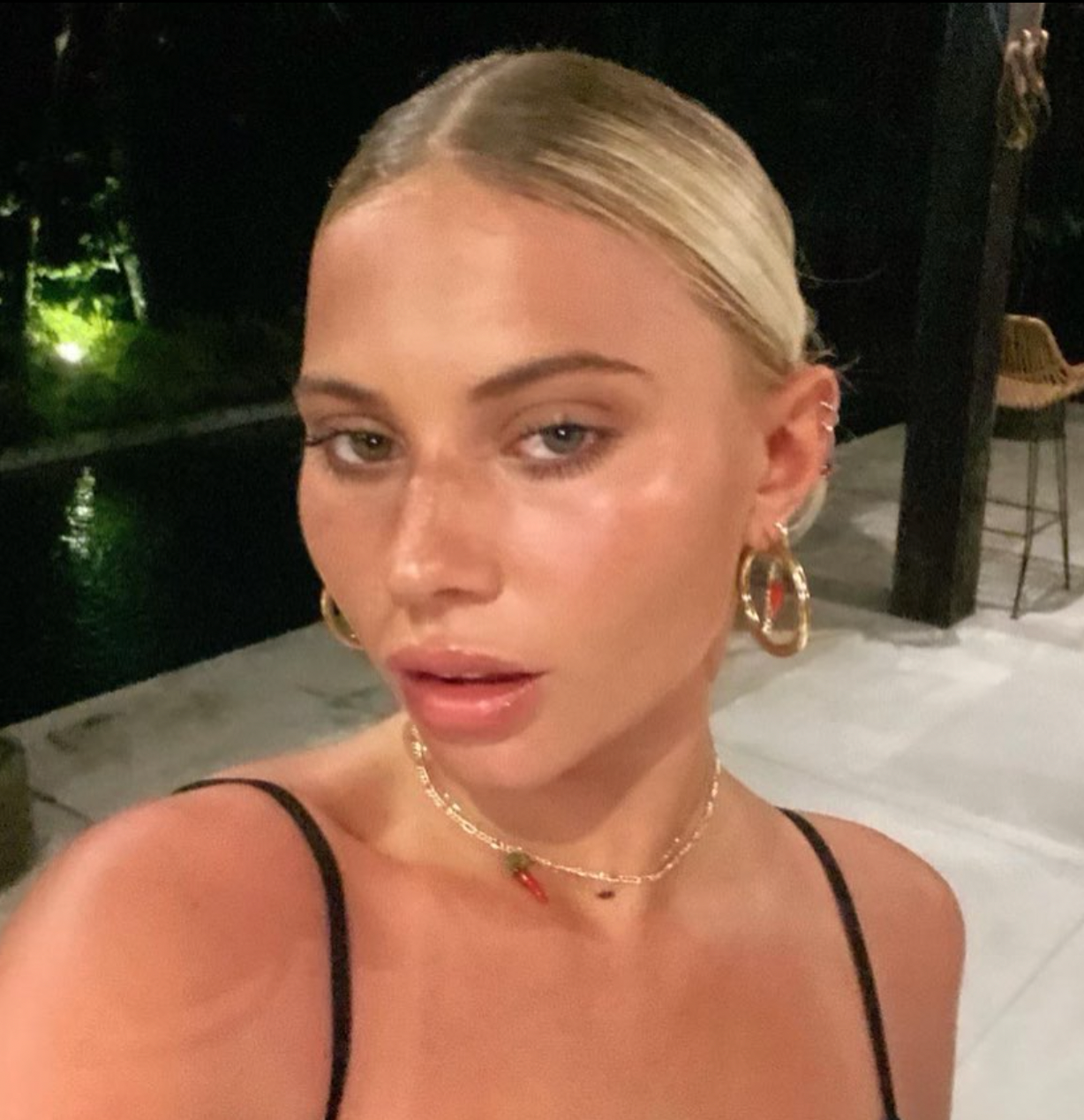 Alix Hoops